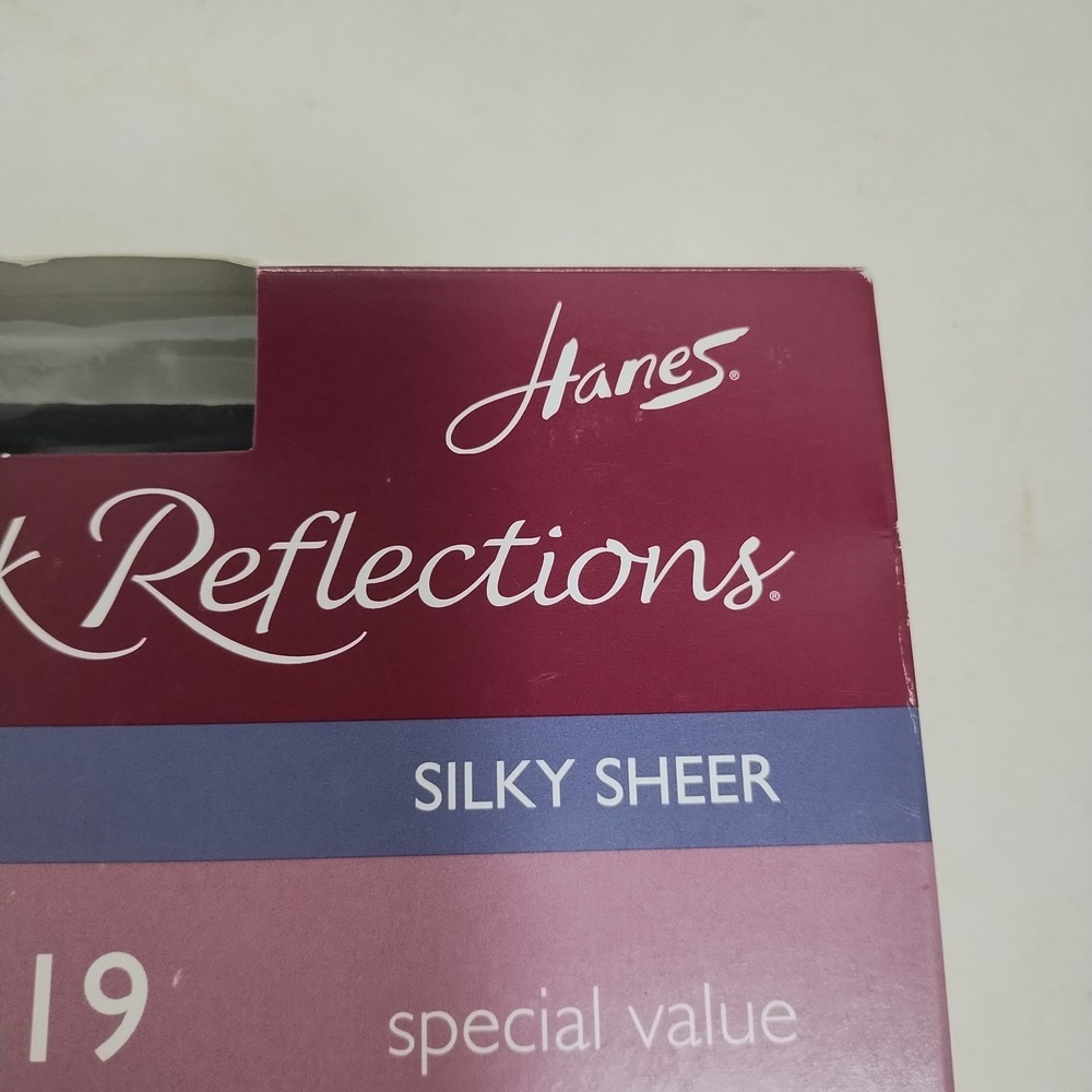 3 Hanes Silk Reflections Sheer Pantyhose Control Top 0D042 Size EF Barely Black - Picture 3 of 8